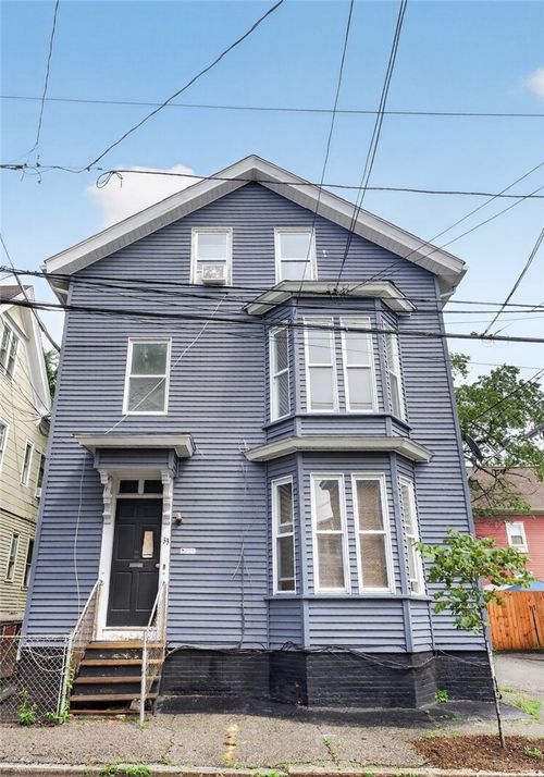 33 Pekin St, Providence, RI, 02908-3718 | Card Image