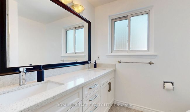 28 Cawker Crt, House other with 5 bedrooms, 4 bathrooms and 4 parking in Whitby ON | Image 32