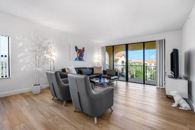 APT-401 - 300 Uno Lago Dr, Condo with 3 bedrooms, 2 bathrooms and null parking in Juno Beach FL | Image 11