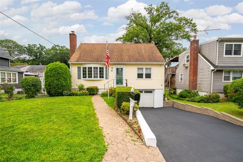 44 N Perkins Ave, Elmsford, NY, 10523-3211 | Card Image