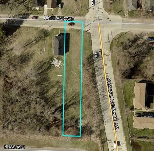 992 Highland Ave, Benton Harbor, MI, 49022-3066 | Card Image