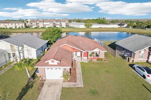 118 Pinewood Cir, Kissimmee, FL, 34743-7801 | Card Image