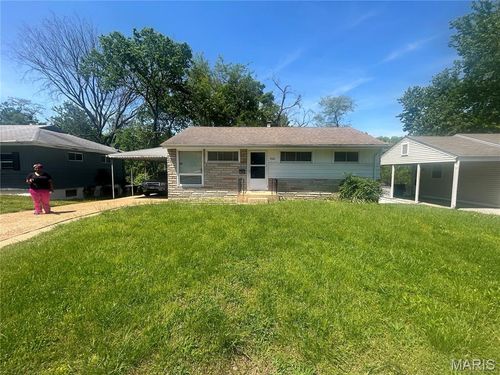 5661 Parchester Dr, Saint Louis, MO, 63121-1337 | Card Image