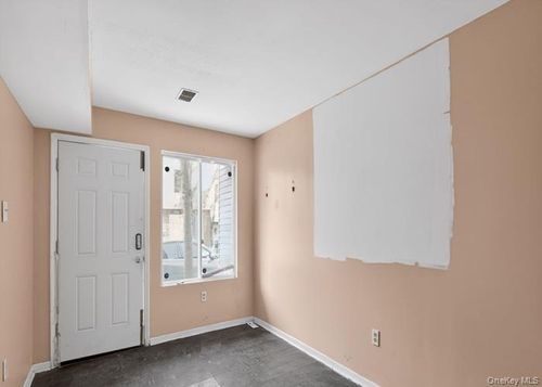 623 Ilyssa Way, Staten Island, NY, 10312-1373 | Card Image