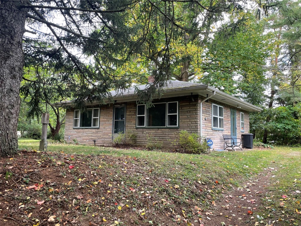 Barker St, Girard, PA 16417
