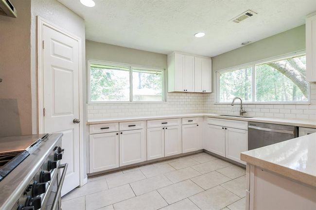 81 Oak Grove Ln, Home with 4 bedrooms, 4 bathrooms and null parking in Conroe TX | Image 14