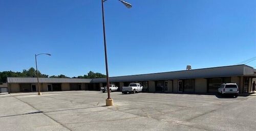 k-1901 E Bennett St, Springfield, MO, 65804-1427 | Card Image