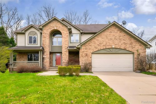 23867 Stony Creek Dr, Farmington Hills, MI, 48336-2232 | Card Image