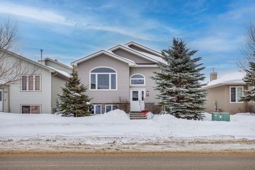322 Plamondon Dr, Fort Mcmurray, AB, T9K0B2 | Card Image