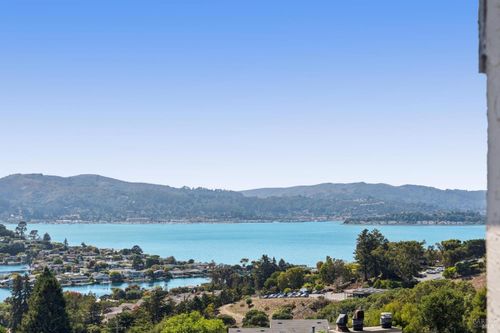 94 Marinero Cir, Tiburon, CA, 94920-1630 | Card Image