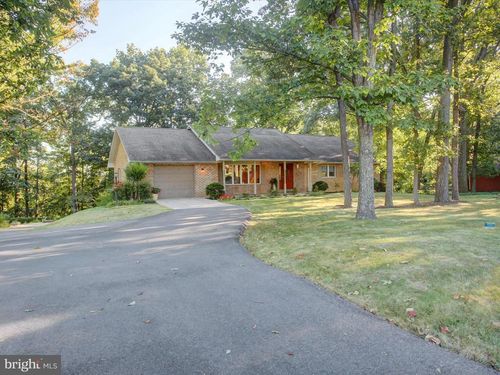 29 Byers Rd, SHIPPENSBURG, PA, 17257-9717 | Card Image