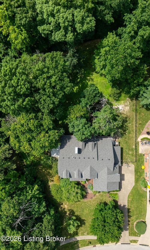 1502 Cowdrey Park Ln, Louisville, KY, 40245-4470 | Card Image