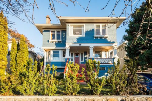 337 Moss St, Victoria, BC, V8V4M9 | Card Image