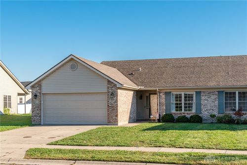 6732 Grovebelle Dr, Huber Heights, OH, 45424-8110 | Card Image