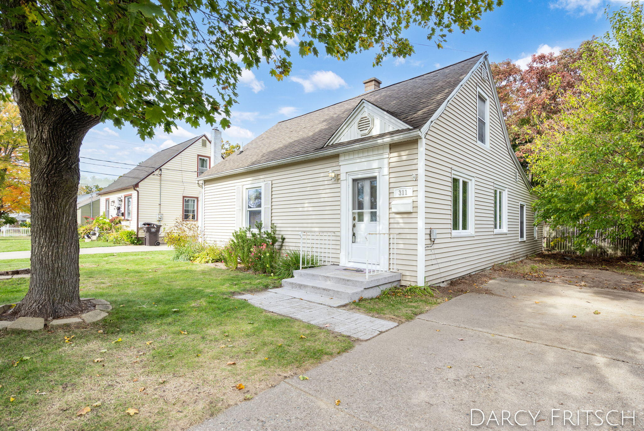 311 Jean Street Sw, For Sale in Grand Rapids Zoocasa