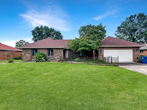 708 W Briarwood Ln, Nixa, MO, 65714-9017 | Card Image