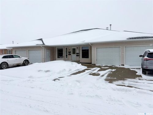 102-30 Russell Drive, Yorkton, SK, S3N3W2 | Card Image