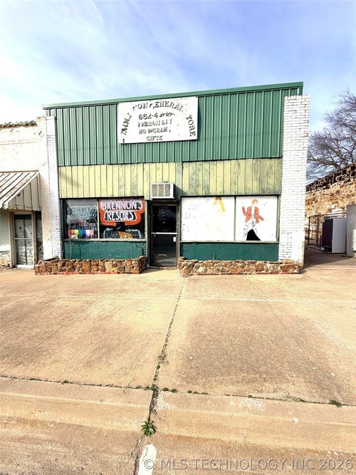 614 W Main St, Henryetta, OK, 74437-4246 | Card Image