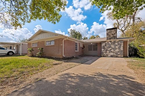 1734 Glen Key St, Grand Prairie, TX, 75051-2829 | Card Image