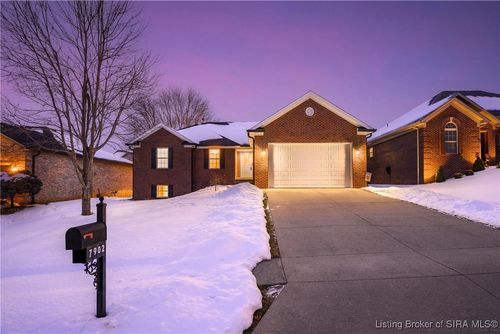 7902 Hillside Dr, Sellersburg, IN, 47172-8924 | Card Image