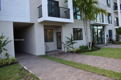 16-4640 Nw 84th Ave, Doral, FL, 33166 | Card Image