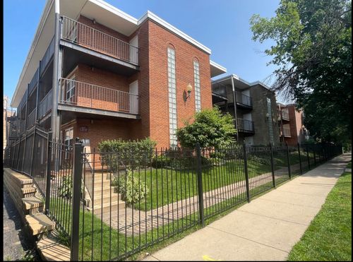 2g-4610 N Dover St, Chicago, IL, 60640-4655 | Card Image