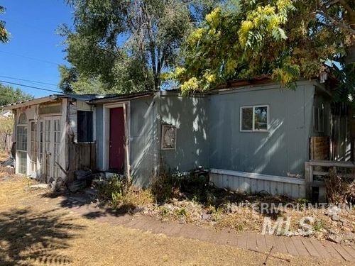 727 Nw 1st St, Ontario, OR, 97914-1705 | Card Image