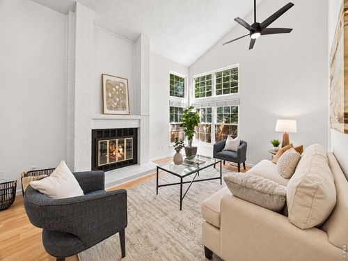 1562 S Spruce St, Denver, CO, 80231-2637 | Card Image