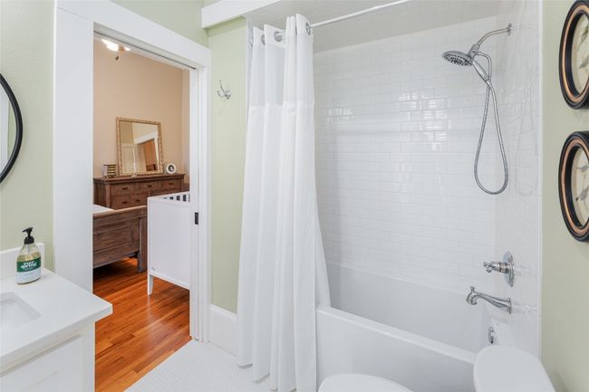 Tub Shower combo in Jack & Jill Bath | Image 23