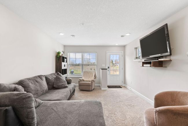 8757 Parkington Ave Ne, Townhouse with 3 bedrooms, 3 bathrooms and null parking in Elk River MN | Image 6