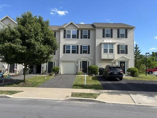 1096 Sparrow Way, Upper Macungie Twp, PA, 18031 | Card Image
