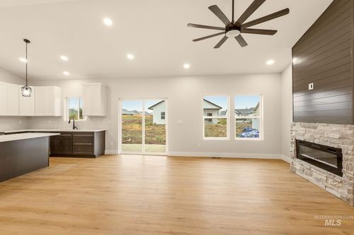 1122 13th St, Rupert, ID, 83350-1253 | Card Image