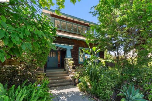 5690 Ocean View Dr, Oakland, CA, 94618-1533 | Card Image