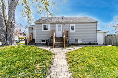 2-1078 Eastmount Ave, Mississauga, ON, L5E1Z3 | Card Image