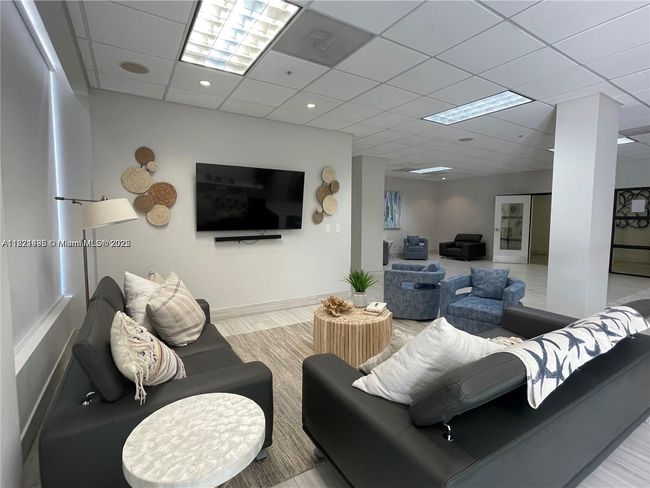APT-207 - 19390 Collins Ave, Condo with 2 bedrooms, 2 bathrooms and null parking in Sunny Isles Beach FL | Image 56