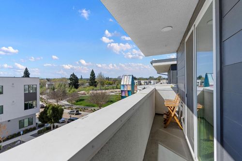 unit-304-2411 Cleat Ln, Sacramento, CA, 95818-2952 | Card Image