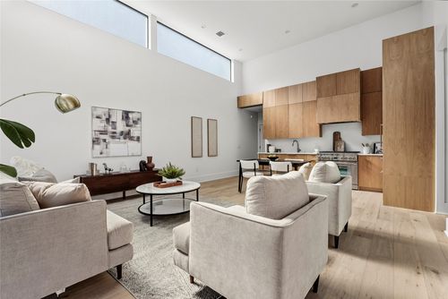 1-44 Chicon St, Austin, TX, 78702-5449 | Card Image