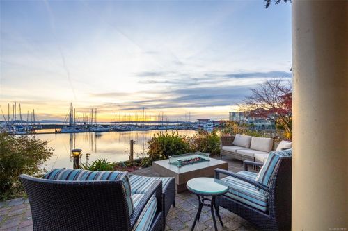 101-9949 Third St, Sidney, BC, V8L3B1 | Card Image