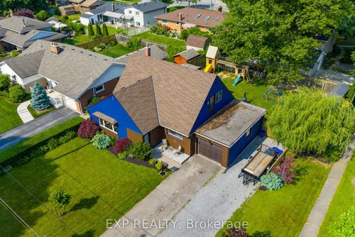 4515 Pinedale Dr, Niagara Falls, ON, L2E6M6 | Card Image