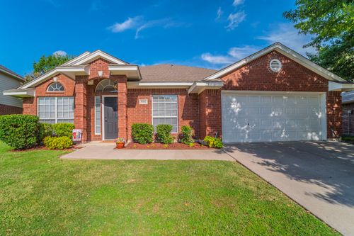 6405 Redstone Dr, Arlington, TX, 76001-5489 | Card Image
