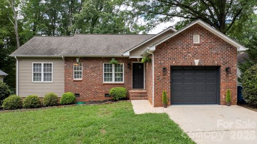 208 S B Ave, Maiden, NC, 28650-1218 | Card Image