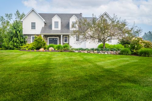 103 Bridle Path Ln, Niles, MI, 49120-7804 | Card Image