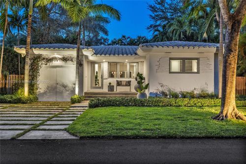 811 Ne 71st St, Miami, FL, 33138-5719 | Card Image