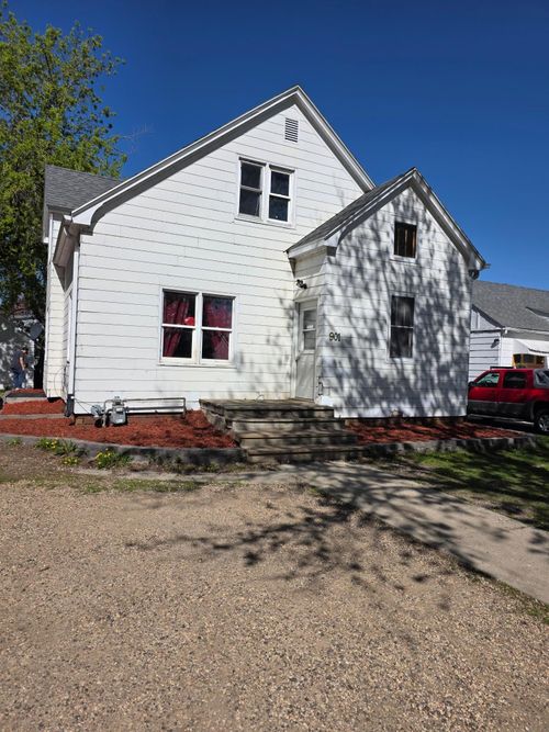 901 Church Ave, Worthington, MN, 56187-2086 | Card Image