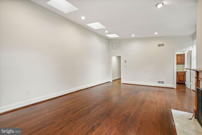 APT-7 - 3333 N St Nw, Condo with 2 bedrooms, 3 bathrooms and null parking in WASHINGTON DC | Image 6
