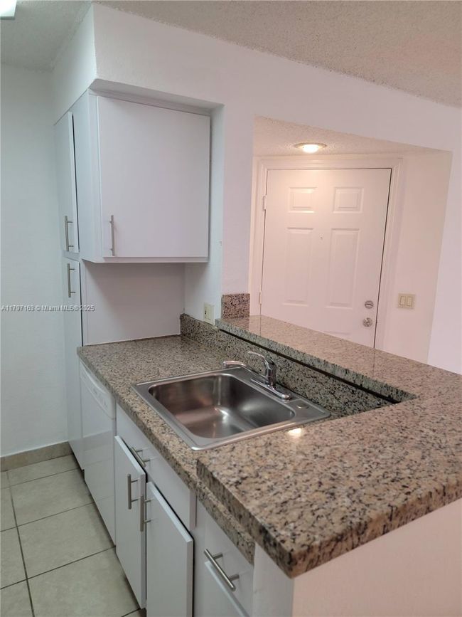 APT-9107 - 2900 S University Dr, Condo with 1 bedrooms, 1 bathrooms and null parking in Davie FL | Image 4
