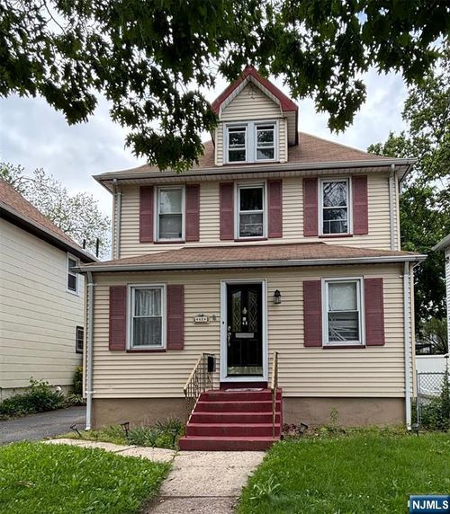 48 Elm St, Ridgefield Park, NJ, 07660-2207 | Card Image