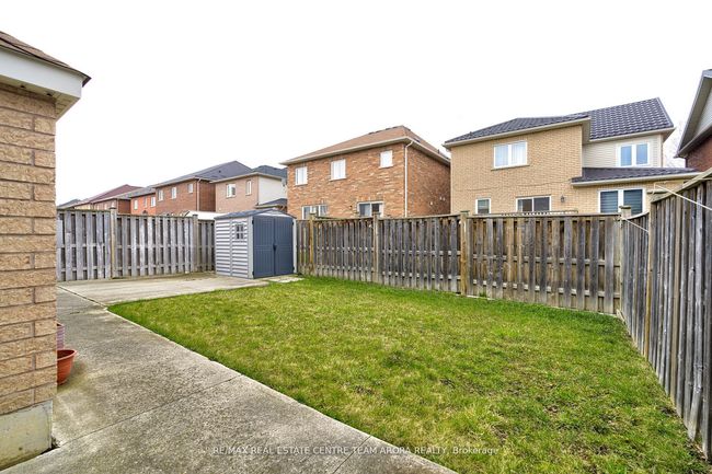 27 Beresford Cres, House other with 5 bedrooms, 4 bathrooms and 4 parking in Brampton ON | Image 39
