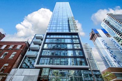 1806 - 11 Charlotte St, Condo with 2 bedrooms, 1 bathrooms and 1 parking in Toronto ON | Image 1