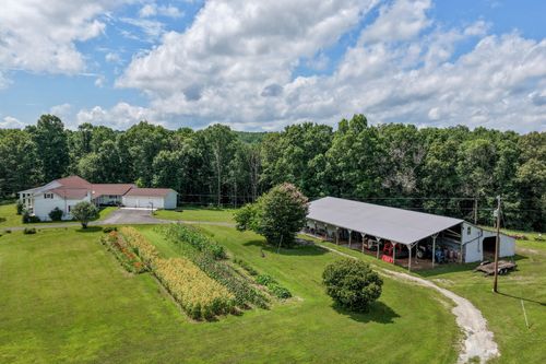 7055 Mooneyham Lonewood Rd, Spencer, TN, 38585-4055 | Card Image